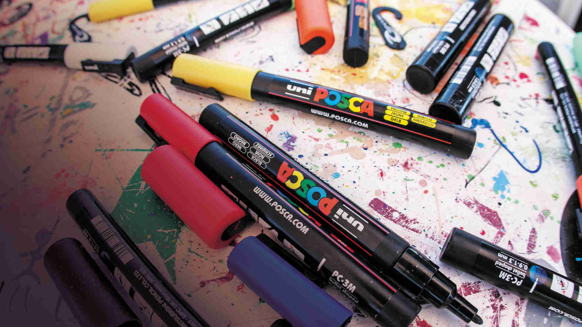 Uni : Posca Marker : PC-3M : Fine Bullet Tip : 0.9 - 1.3mm : Bright Yellow  (Orange)