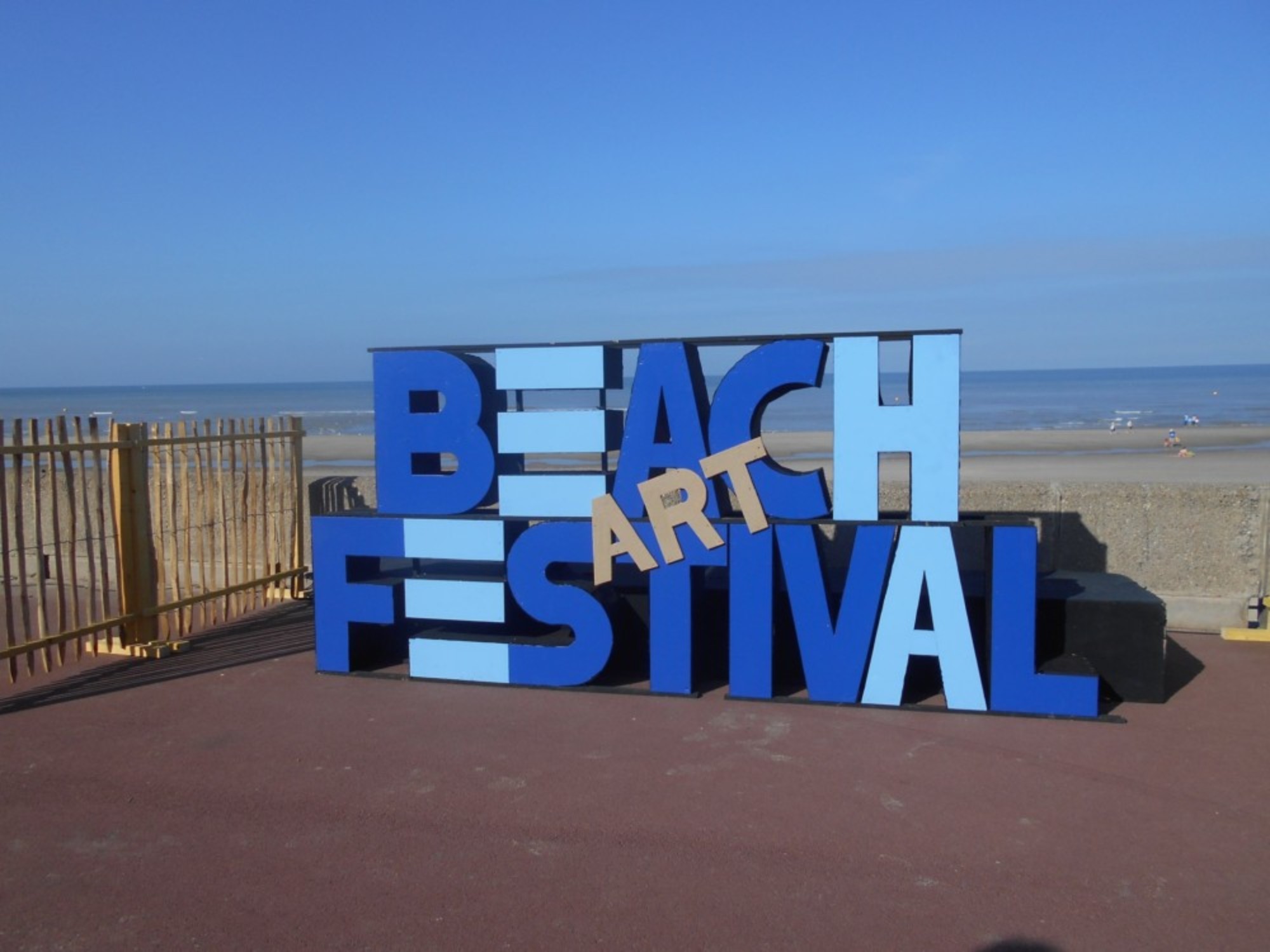 Les bidons du Beach Art Festival 2019 Posca Posca